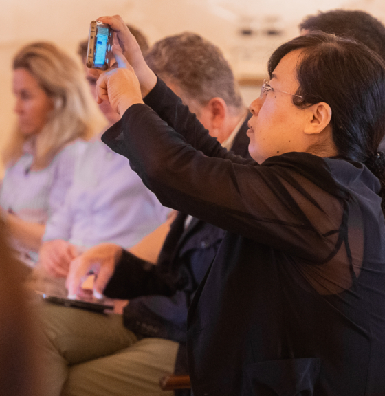 Grounding digital transformation in the FMCG supply chain<br />
